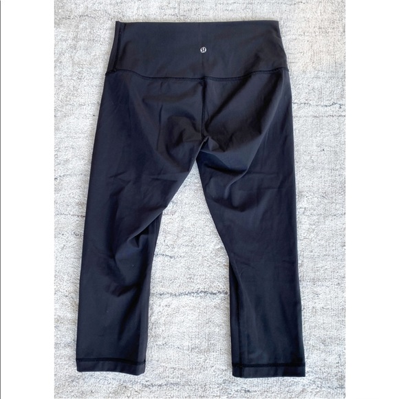 lululemon athletica Pants - Lululemon Black Wunder Under Crop Roll Down Tight